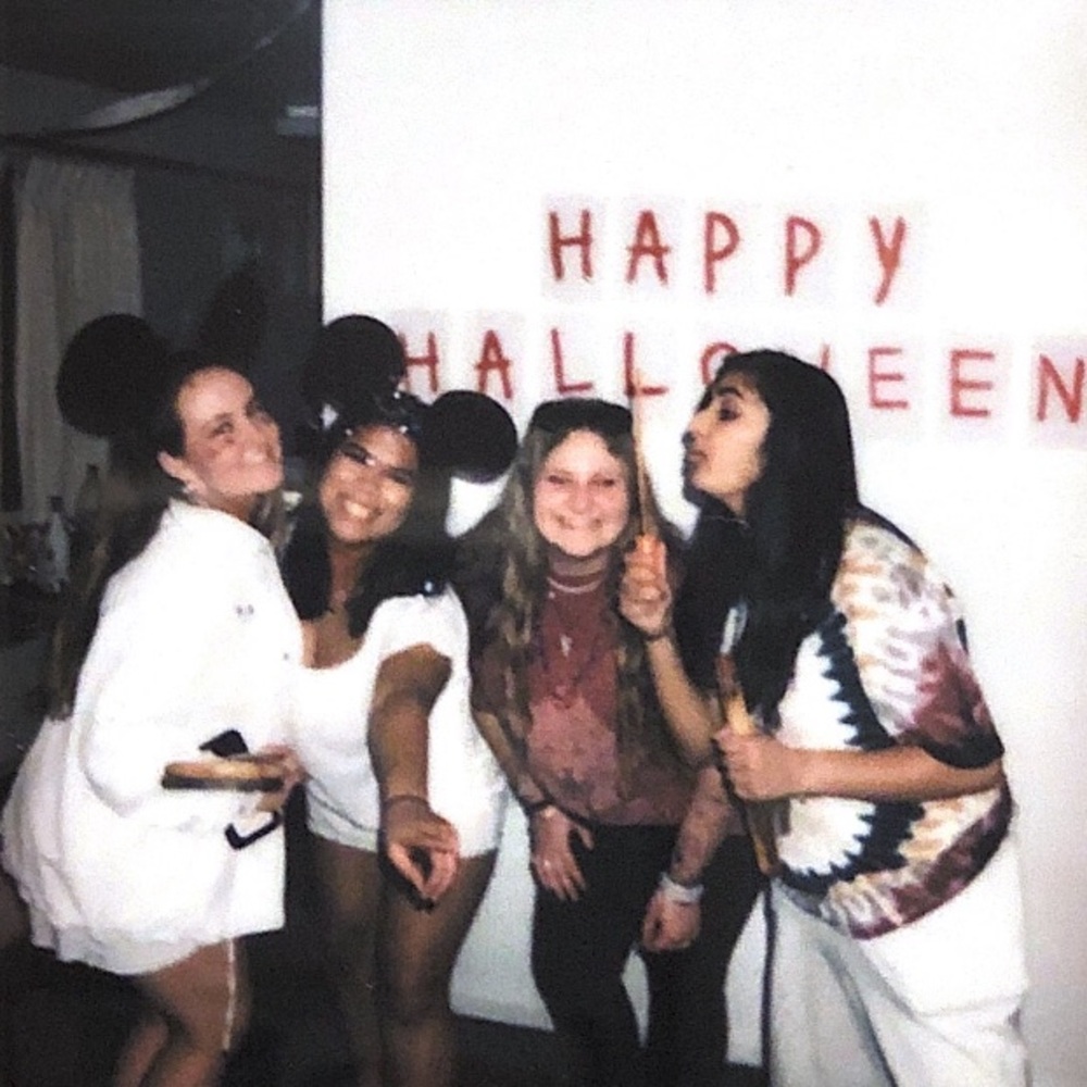 Meet your Posher, Mia